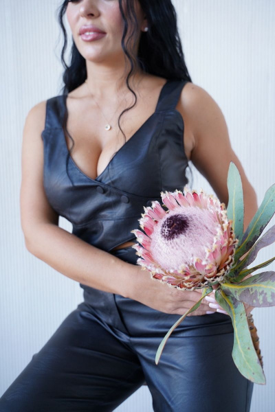 Брюки и жилет из искусственной кожи с высокой посадкой Immi 4002 черный - фото 8