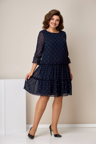 Платье шифоновое в горошек приталенное с воланами и пуговицей Moda Versal П2328 т.синий_горох - фото 1