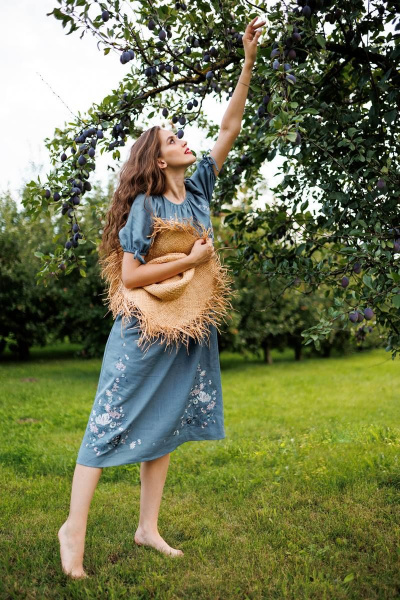 Платье с вышивкой и сборками в летнем стиле Urs 22-880-1 - фото 7