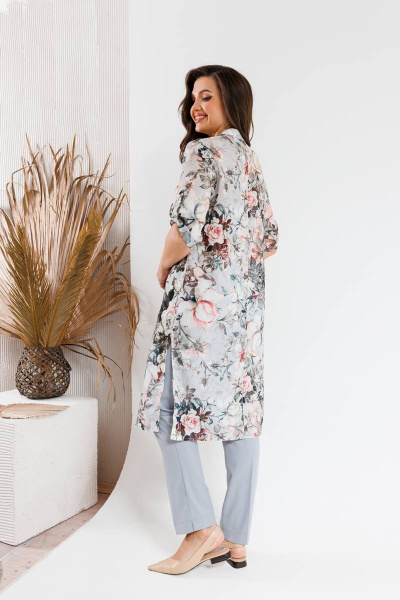 Серый костюм из блузона и брюк с принтом для повседневных образов SandyNa 130544 цветы+серый - фото 8