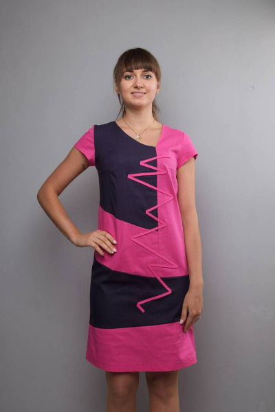 Приталенное платье с короткими рукавами и рельефами Mita ЖМ1004 розовый/черный - фото 2