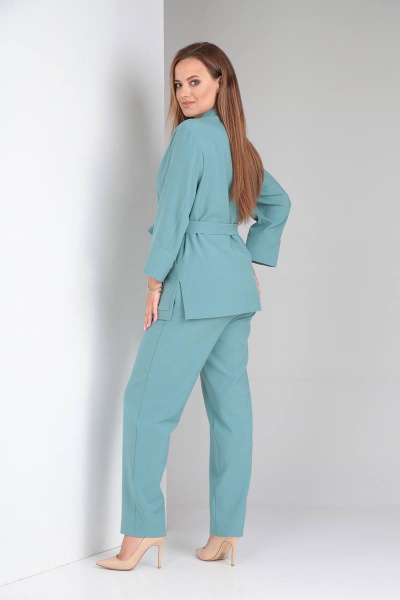 Костюм из летней ткани с жакетом и зауженными брюками TVIN 7647 полынь - фото 7