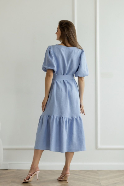 Летнее леняное платье с пышными рукавами и глубоким вырезом Atelero 1069 голубой - фото 2