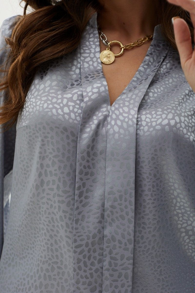 Блуза со сборками из текстиля с воротником-стойкой MALI 623-047 серебро - фото 10