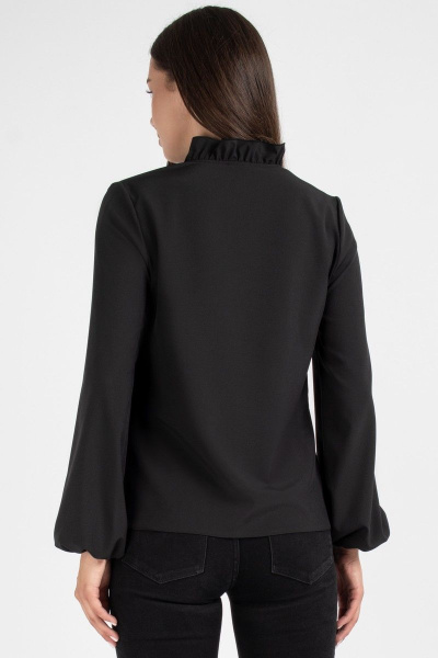 Черная блуза с рюшей и нагрудными выточками VIZAVI 702 черный - фото 5