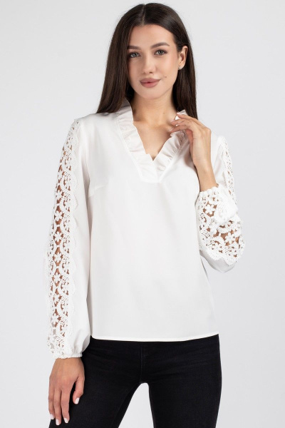 Белая деловая блуза с кружевами и рюшей VIZAVI 695 молочный - фото 1