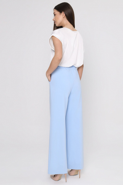Голубые женские брюки из текстиля с комфортной посадкой Панда 131460w голубой - фото 2