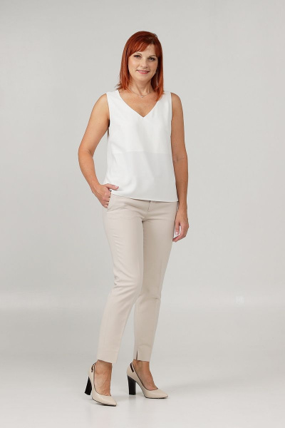 Топ с V-вырезом женский прямого силуэта из текстиля Соджи 582 молочный - фото 4