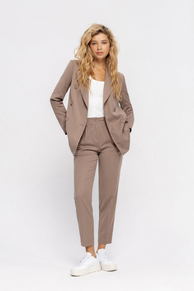 Классический жакет прямого кроя с прорезными карманами PiRS 4639 бежевый - фото 3