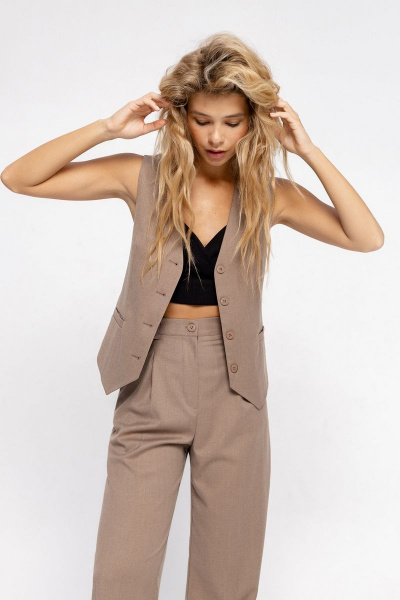 Классический жилет полуприлегающего силуэта из текстиля PiRS 4640 бежевый - фото 3