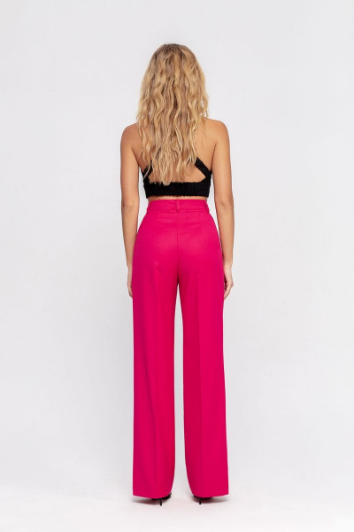 Летний деловой костюм-двойка из жилета и брюк палаццо PiRS 4666 розовый - фото 4