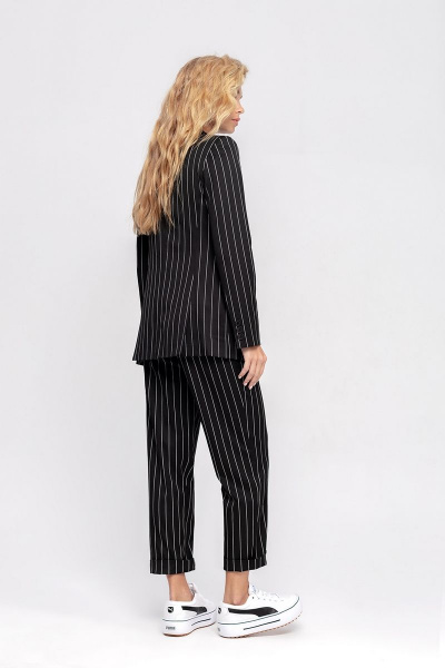 Летний деловой костюм-тройка с укороченным жилетом и брюками с складками PiRS 4690 черный - фото 8