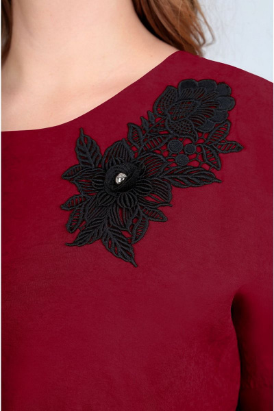 Платье зауженное с кружевной аппликацией и разрезом Таир-Гранд 6539 марсала - фото 3