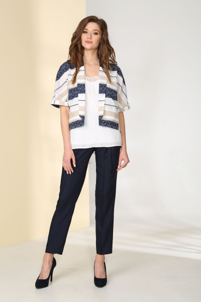 Жакет полуприлегающий без воротника из эластичной ткани Golden Valley 36240 сине-крем. - фото 1