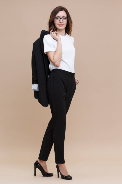 Классический костюм из текстиля с жакетом и узкими брюками Domna 16055 - фото 3