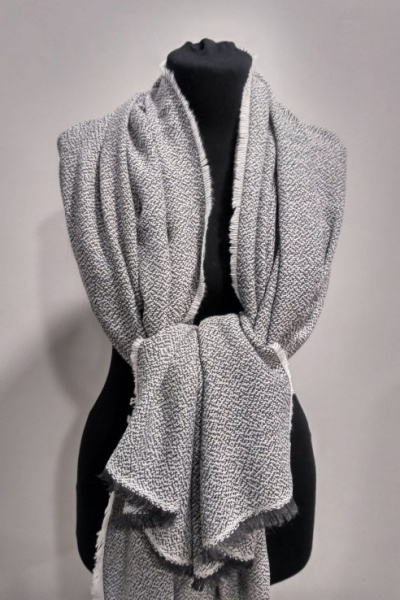 Шарф серый-бежевый букле зимний из текстиля 75х180 см для повседневной носки TrendCorner 9-16-28-239 1476 - фото 2