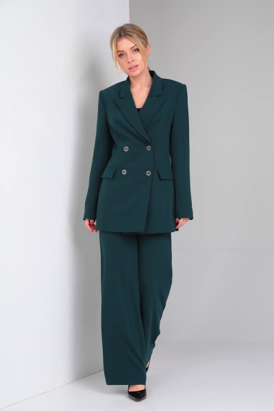 Деловой костюм из льна с классическим приталенным жакетом DOGGI 2898 изумруд - фото 1