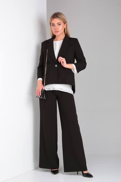 Деловой костюм из текстиля с шифоновой блузкой и эффектной спинкой DOGGI 2904 черный - фото 10