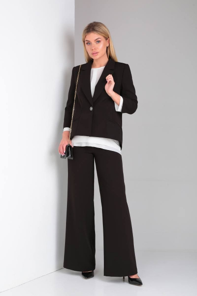 Деловой костюм из текстиля с шифоновой блузкой и эффектной спинкой DOGGI 2904 черный - фото 9