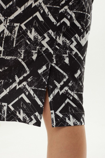 Черное платье прямого силуэта с шлицей и поясом MALI 423-048 черно-белый - фото 12