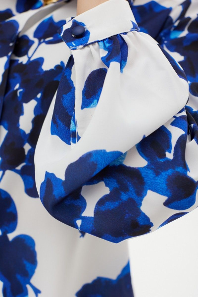 Блуза прямого силуэта с нагрудными вытачками и воротником-стойкой MALI 623-074 голубые_цветы - фото 10