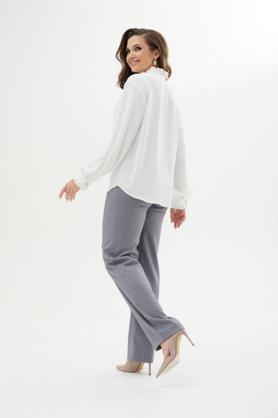 Белая блуза с фигурным низом и V-образной горловиной MALI 623-045 белый - фото 6