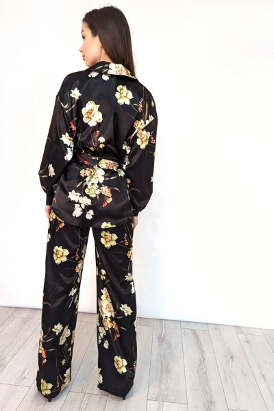Пижамный костюм из атласных тканей: рубашка и брюки палаццо Patriciа 02-5440 черный,желтый - фото 3