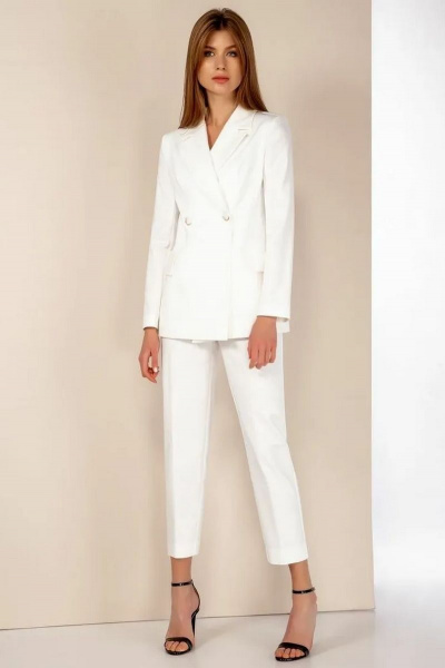Костюм белый из костюмного текстиля с карманами DAVA 173 молочный - фото 1