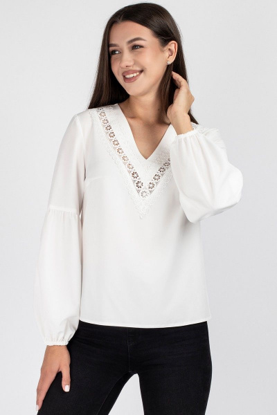 Белая кружевная блузка с V-образным вырезом и рукавом VIZAVI 691 молочный - фото 4