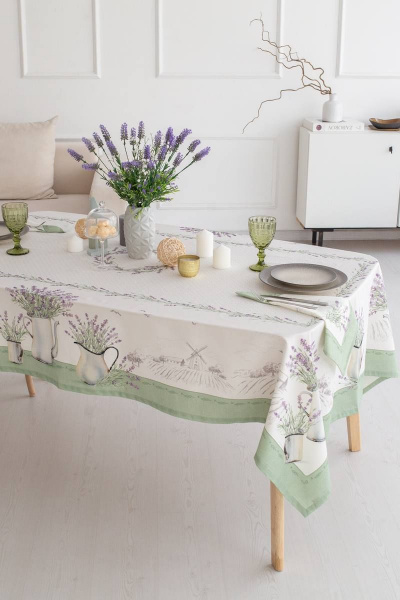 Лавандовая скатерть в колоритном дизайне для дома Listelle 511901 - фото 1