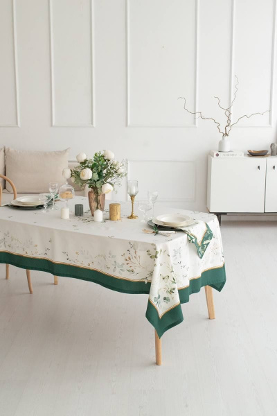 Круглая белая скатерть с изумрудной каймой и золотом 145х185см Listelle 512101 - фото 3