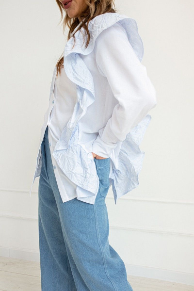 Рубашка из текстиля с рельефами и карманом из экокожи Butеr 2638 бело-голубой - фото 11