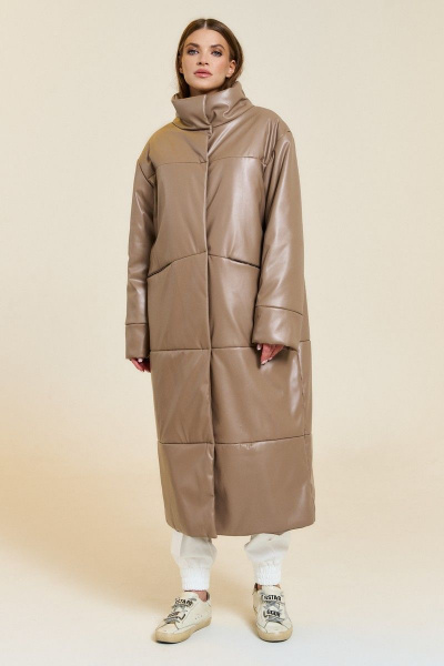 Пальто из экокожи с горизонтальными разрезами и утеплителем DILIA 0637-1 бежевый - фото 4