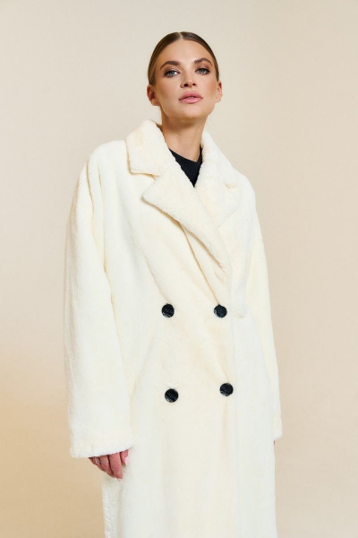 Пальто из короткого искусственного меха с двубортной застежкой и лацканами DILIA 0649-2 кремовый - фото 2