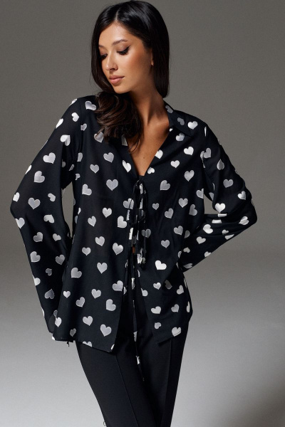 Демисезонная черная рубашка с сердцами и разрезами на завязках ANNETE A737 - фото 1