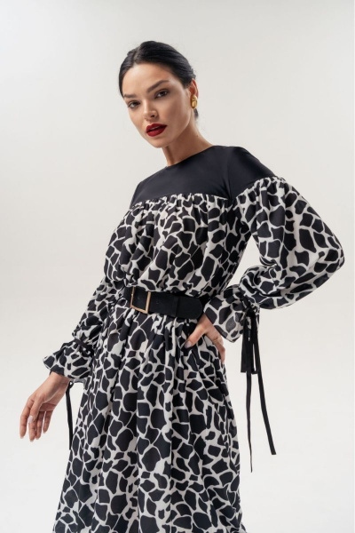 Демисезонное платье с кокеткой и сборками из текстиля Allma D-011 черно-белый - фото 2