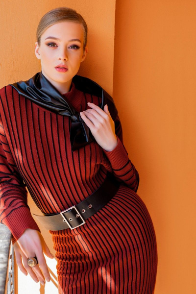 Джемпер свободного кроя из трикотажа с длинным рукавом Barbara Geratti С1182BG В коньяк/черный - фото 2