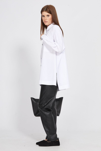 Демисезонная оверсайз блузка из хлопка с накладными карманами EOLA 2483 белый - фото 3