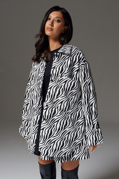Круглогодичная черная рубашка с анималистичным принтом ANNETE A739 - фото 1