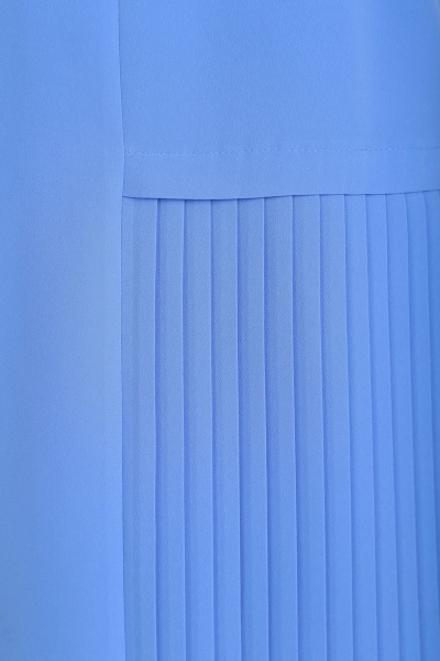 Платье из текстиля с гофре и вставкой в юбке, с ремнем SandyNa 13560 голубой - фото 5