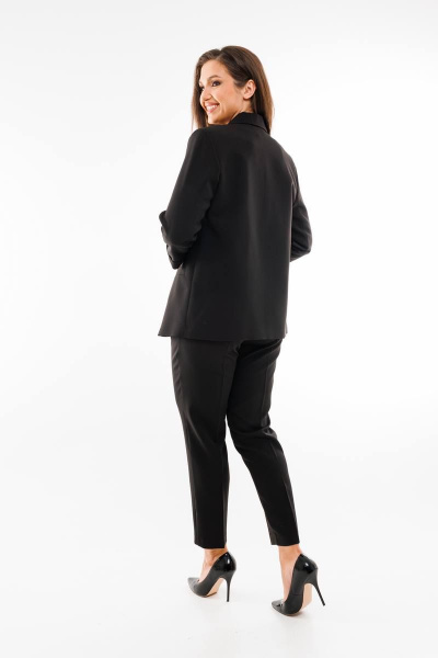Деловой костюм из текстиля жакет с брюками зауженными к низу SandyNa 130561 черный - фото 19