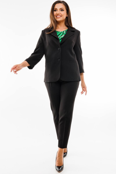 Деловой костюм из текстиля жакет с брюками зауженными к низу SandyNa 130561 черный - фото 18