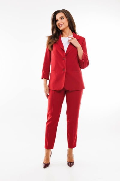 Демисезонный костюм 3-ка с жакетом и зауженными брюками SandyNa 130558 темно-красный - фото 7