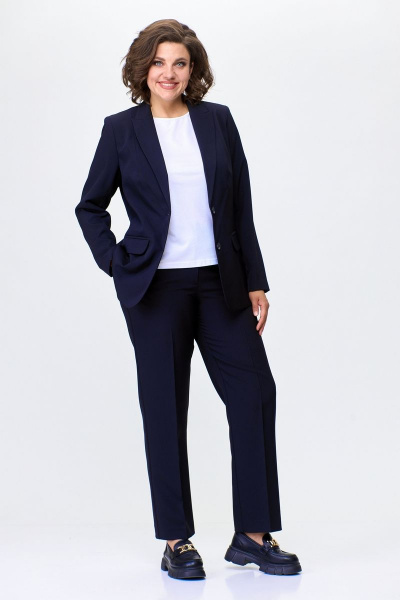Деловой комплект с жакетом и брюками из текстиля БелЭльСтиль 203-2 78 22+596-2 79 22 темно-синий однотон - фото 4