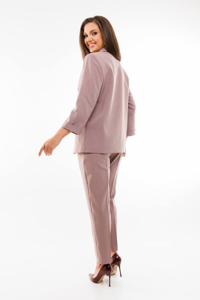 Деловой костюм из текстиля из брюки и жакет с застежкой SandyNa 130561 кофе_с_молоком - фото 8