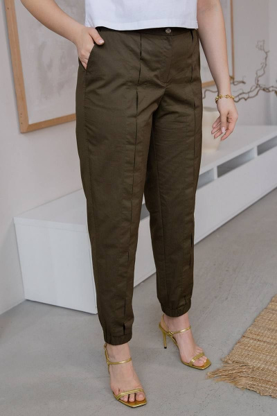 Брюки зауженные с поясом из текстиля и хлопка ASV 2586 хаки - фото 1
