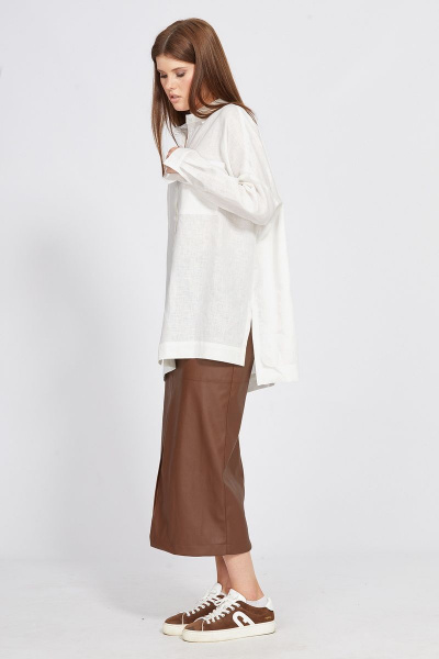 Белая оверсайз блузка из льна с накладными карманами EOLA 2489 молочный - фото 2