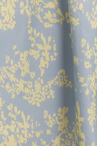 Короткое летнее платье с растительным принтом и элегантным кройом Панда 92080w голубой - фото 4