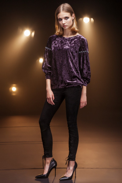 Нарядный фиолетовый джемпер из мягкого велюра с люрексом Nova Line 2797 баклажановый - фото 1