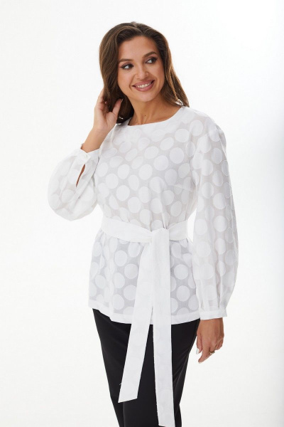 Блуза прямого силуэта с закруглённым воротником и поясом MALI 623-053 белый - фото 9